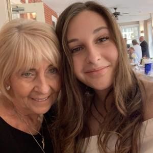 Meet your Posher, Caroline